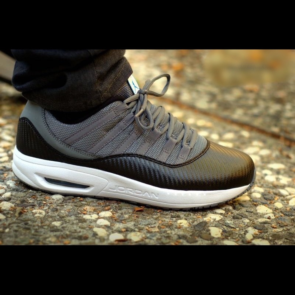 Jordan CMFT Viz Air 11 Carbon Fiber